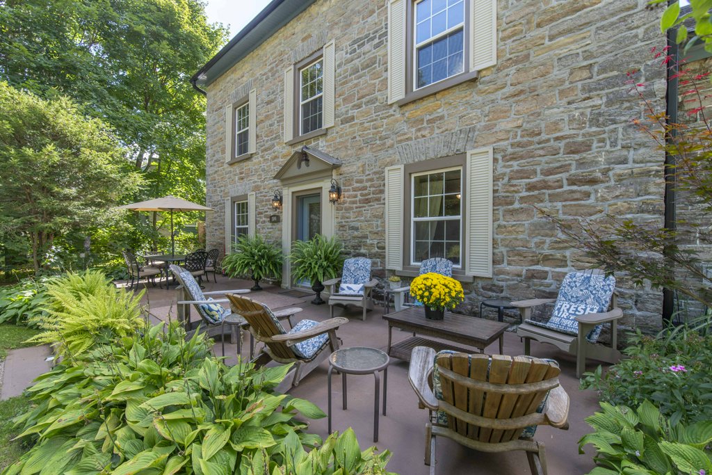 The Old Mill Manor | 104 Old Mill Ln, Almonte, ON K0A 1A0, Canada | Phone: (613) 257-9477