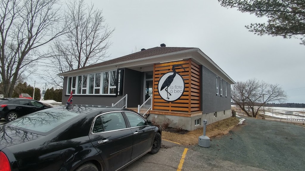 Microbrasserie la Flûte à Bec inc. | 3255 Boul Louis-Fréchette, Nicolet, QC J3T 1X5, Canada | Phone: (819) 698-6889