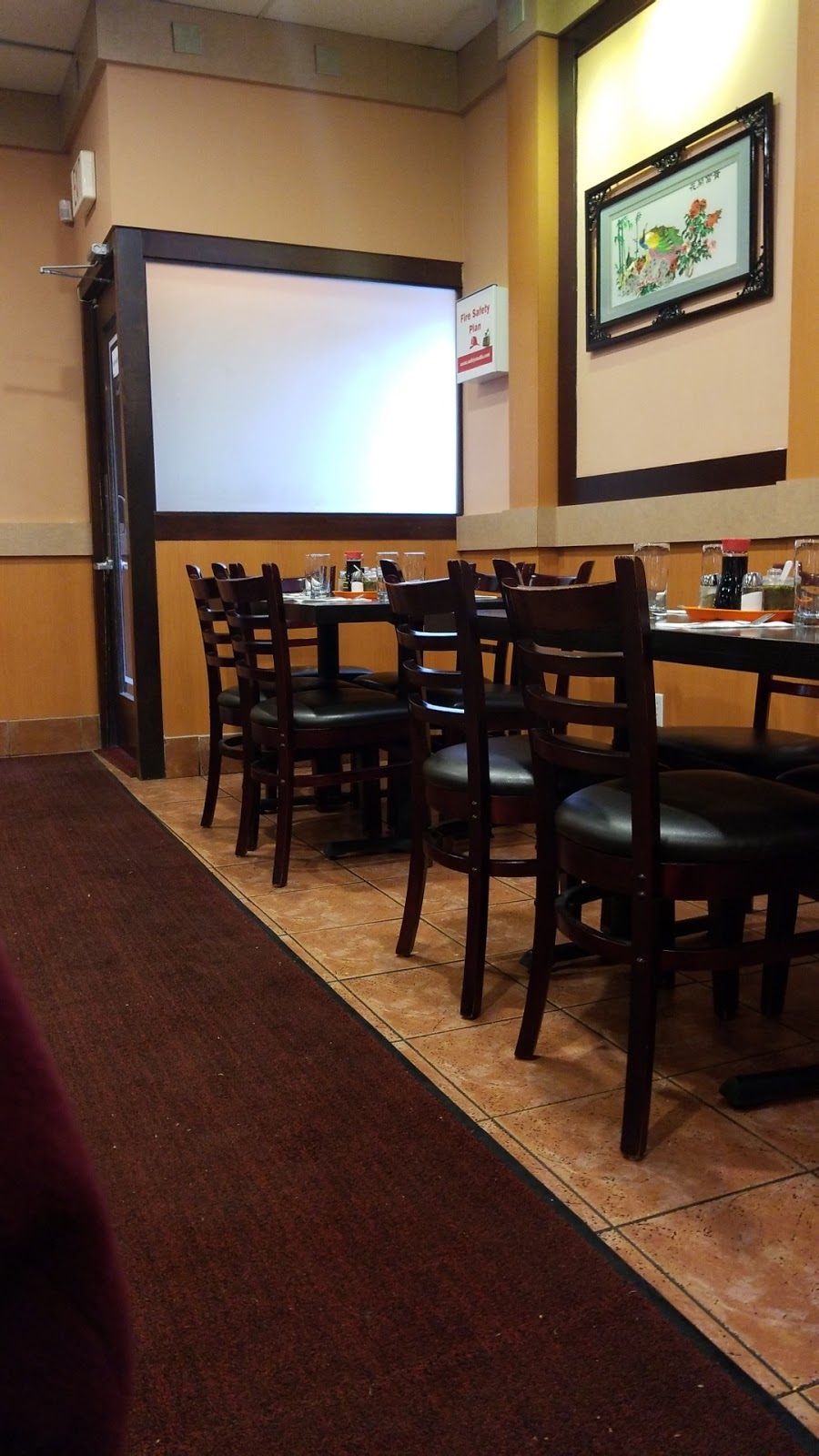 Lucky Chinese Restaurant | 3774 Lawrence Ave E, Scarborough, ON M1G 1P9, Canada | Phone: (416) 431-0383