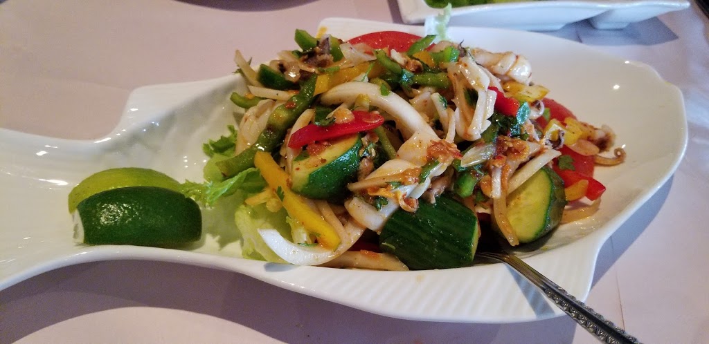 Twin Fish Thai Cuisine | 5555 Eglinton Ave W, Etobicoke, ON M9C 5M1, Canada | Phone: (416) 695-8866