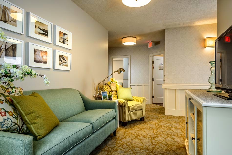 Clover Point Care | 90 Linden Ave, Victoria, BC V8V 4C9, Canada | Phone: (250) 590-7885