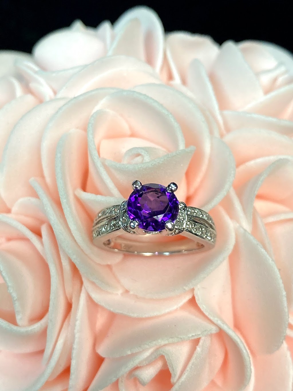 C&D Jewellery Limited | 651 Upper James St, Hamilton, ON L9C 5R8, Canada | Phone: (905) 574-0662