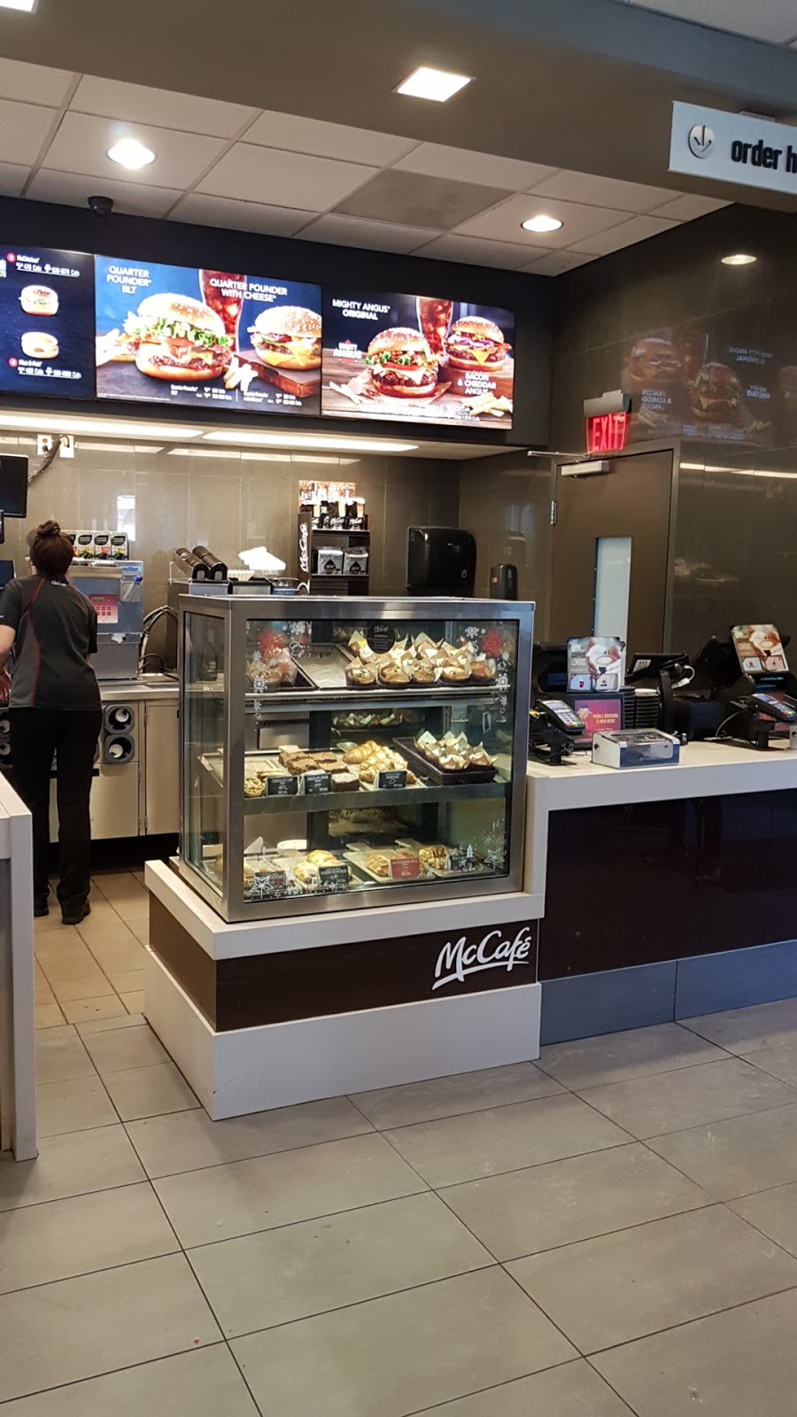 McDonalds | 686 Appleby Line, Burlington, ON L7L 5P9, Canada | Phone: (905) 632-3876
