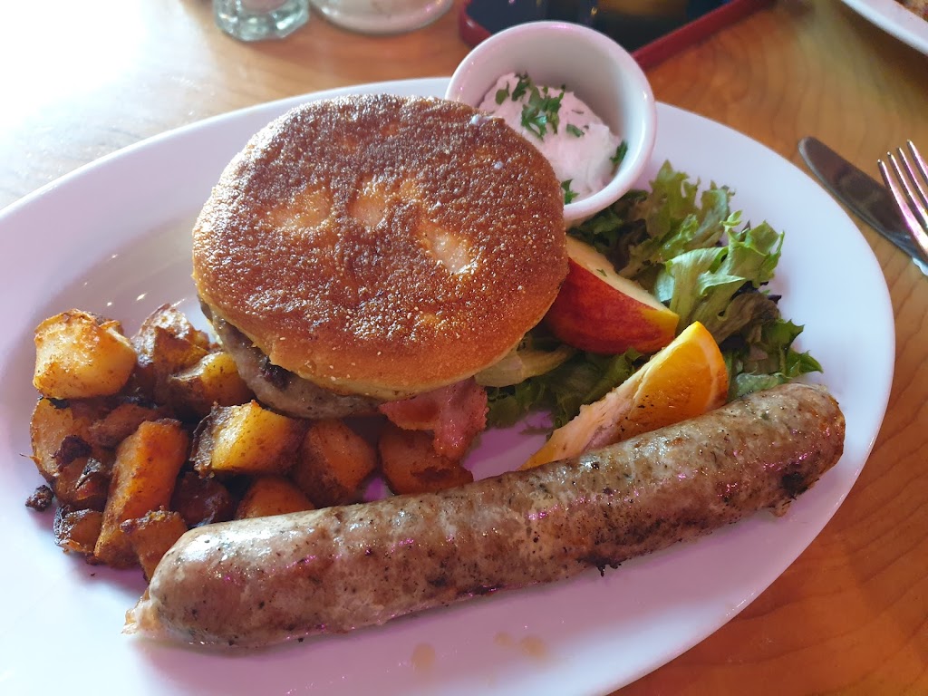 Lil Chef Bistro | 40365 Tantalus Rd, Squamish, BC V0N 1T0, Canada | Phone: (604) 390-2433