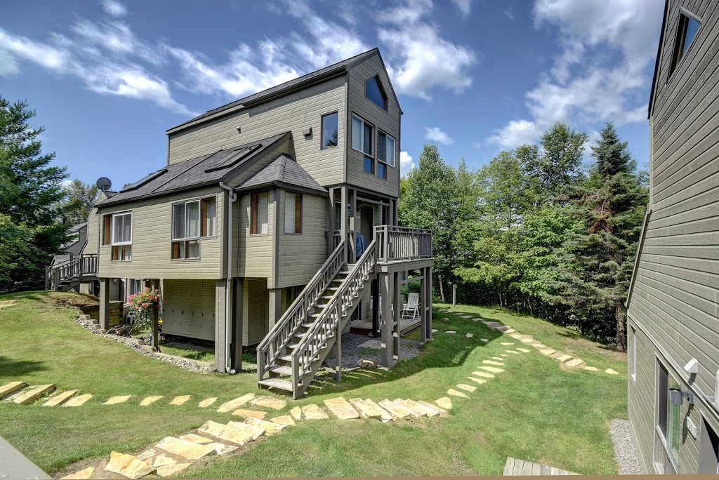 Le Villageois Condos Mont-Tremblant | 123-2173 Chemin au Pied de la Montagne, Mont-Tremblant, QC J8E 3M2, Canada | Phone: (514) 437-4000