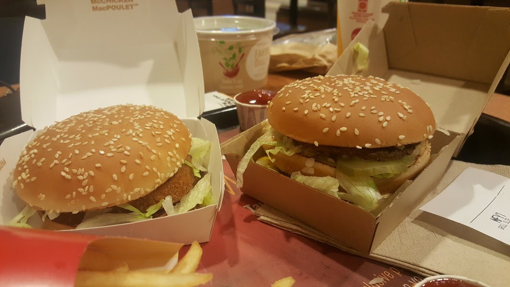 McDonalds | 446 Bayfield St, Barrie, ON L4M 5A2, Canada | Phone: (705) 726-2123