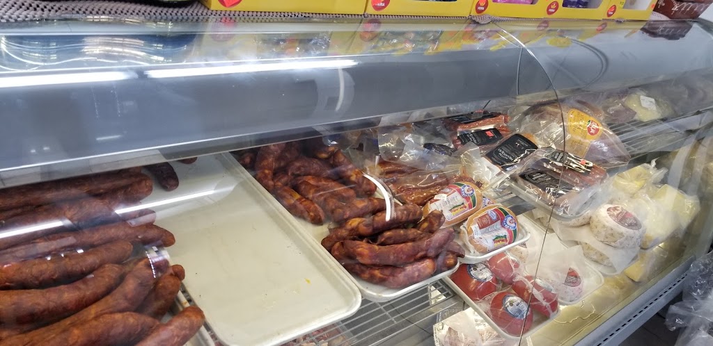 Alves Meats & Variety | 157 MacNab St N, Hamilton, ON L8R 2M2, Canada | Phone: (905) 528-0165