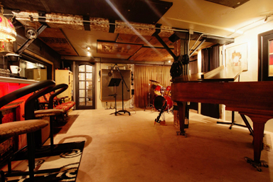 Soundhouse Studio | 353 Eastern Ave, Toronto, ON M4M 1B7, Canada | Phone: (647) 932-1477