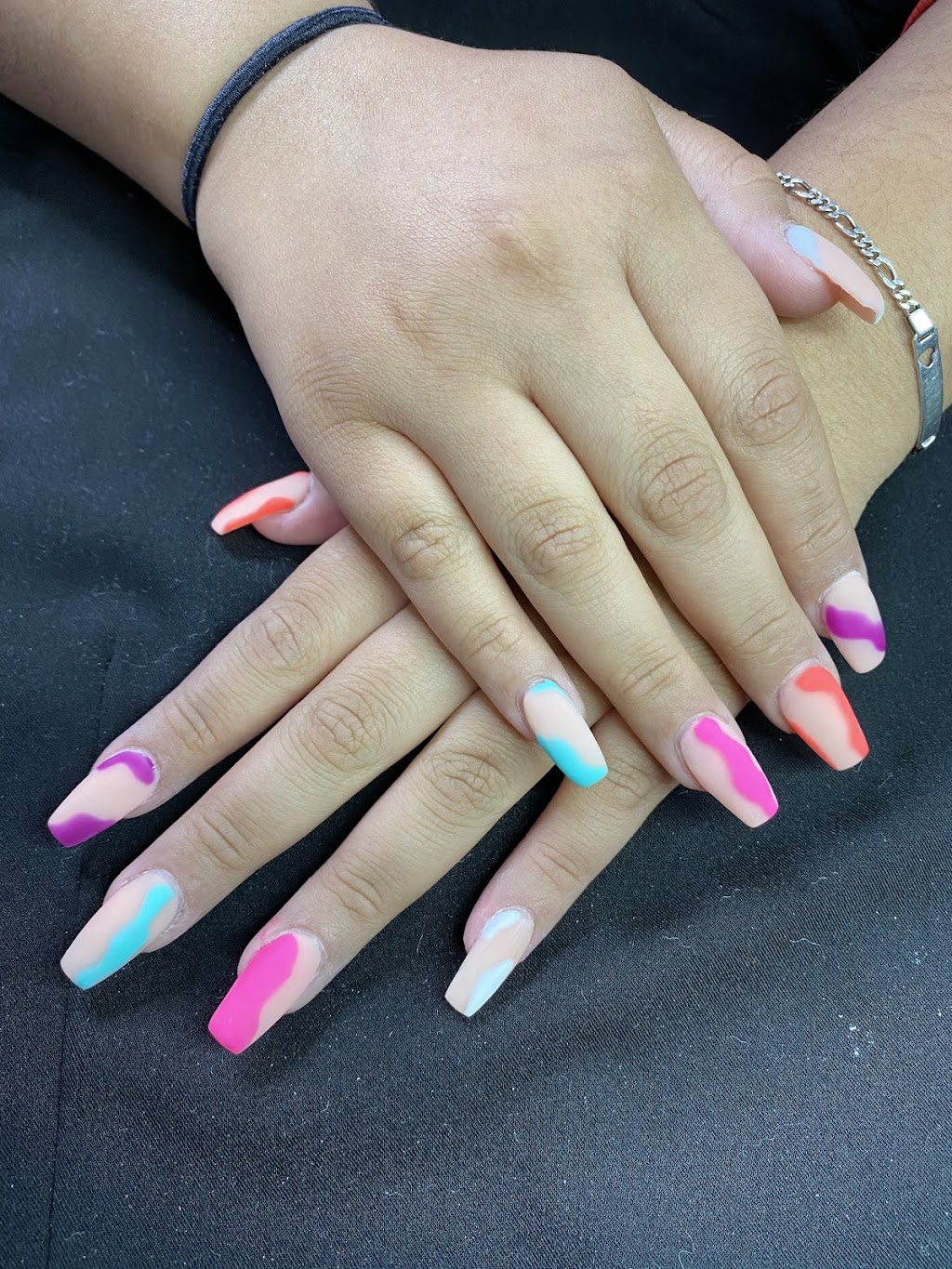 MelOngles | 20 Rue des Spirées, Saint-Cyrille-de-Wendover, QC J1Z 0C7, Canada | Phone: (819) 816-0892
