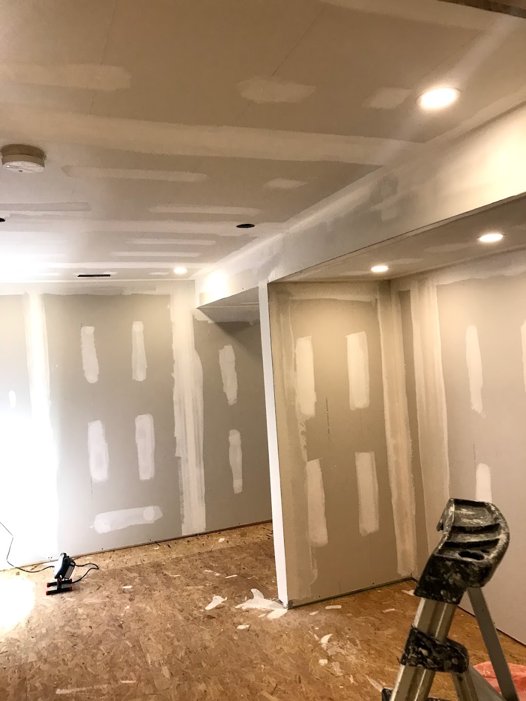 Eddy’s Pro Painting & Renovations | 46 Casserley Cres, Tottenham, ON L0G 1W0, Canada | Phone: (416) 303-2035