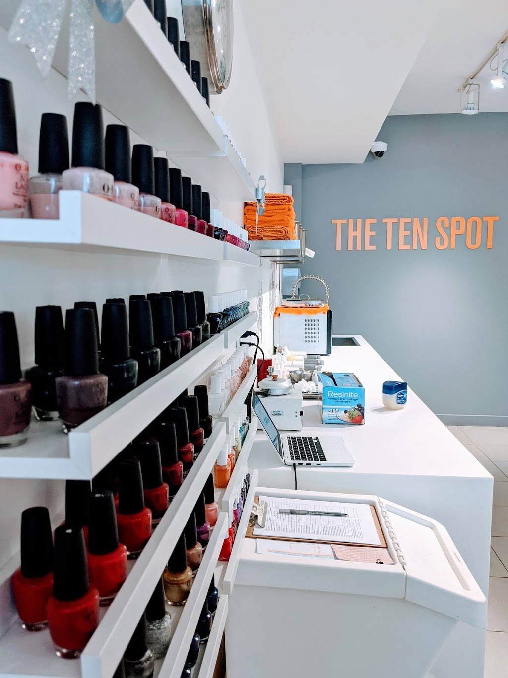 THE TEN SPOT danforth | 409 Danforth Ave, Toronto, ON M4K 1P1, Canada | Phone: (647) 349-1600
