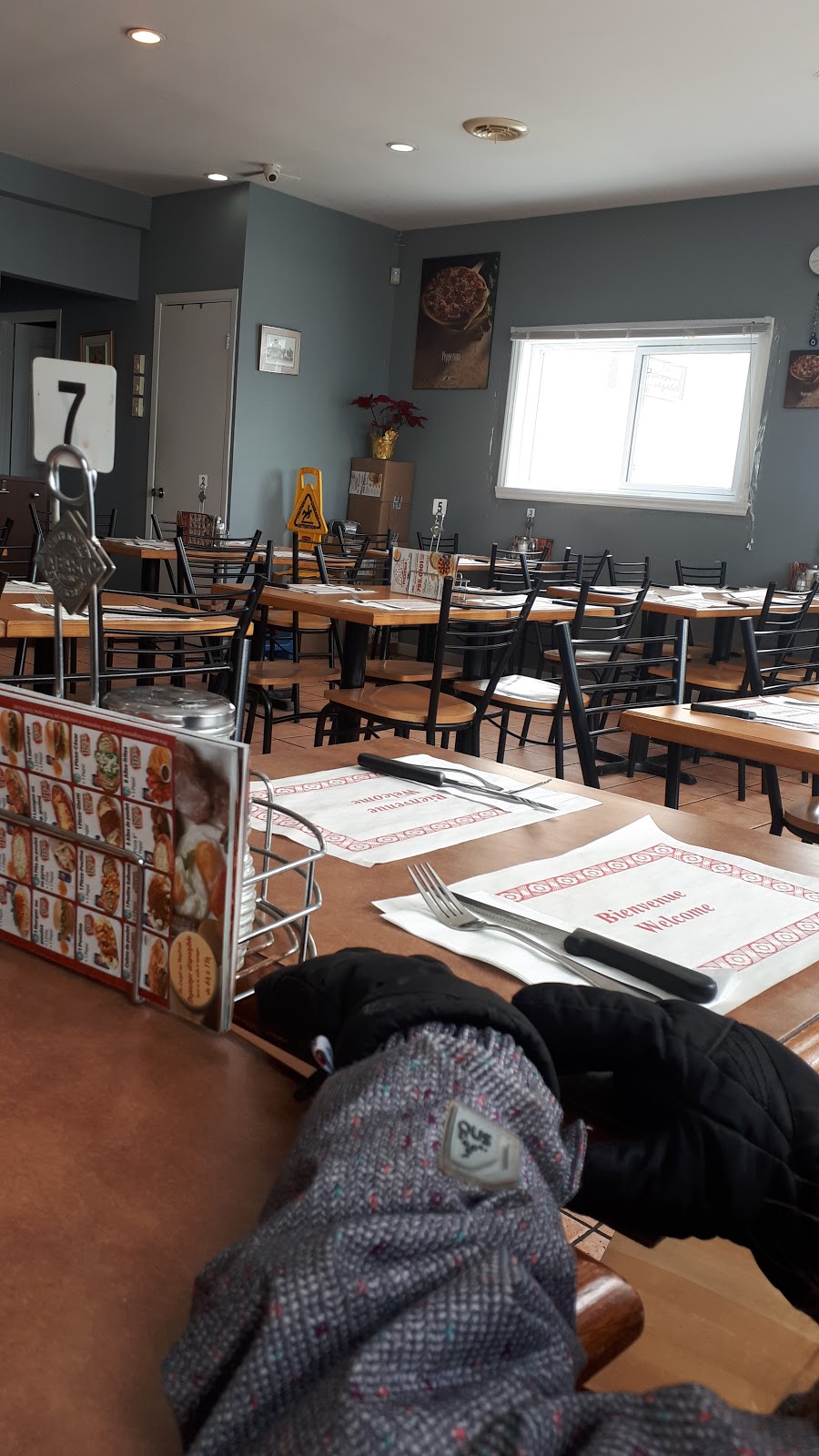 Pizzeria Ste Madeleine 2 pour 1 | 700 Boulevard Laurier, Sainte-Madeleine, QC J0H 1S0, Canada | Phone: (450) 795-0101