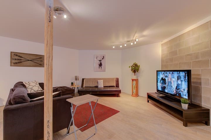 Chalet Le Grand Chêne | 1677 Chem. Guérette, Pohénégamook, QC G0L 1J0, Canada | Phone: (418) 569-6970