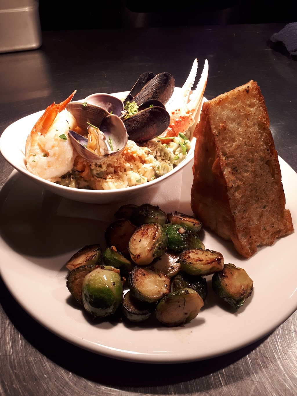 West Coast Grill & Oyster Bar Kelowna | 1675 Abbott St, Kelowna, BC V1Y 1A9, Canada | Phone: (236) 420-0206