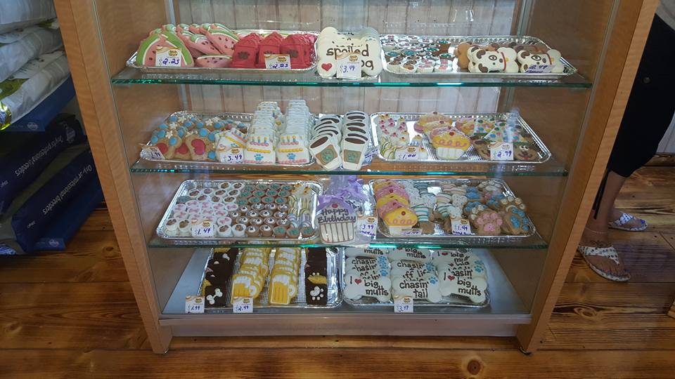 Lucys Dog House | 147 S Water St, Marine City, MI 48039, USA | Phone: (810) 765-5202
