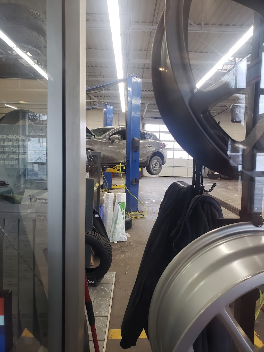 Active Green+Ross Tire & Automotive Centre | 844 Dundas St E, Mississauga, ON L4Y 2B8, Canada | Phone: (905) 279-2323