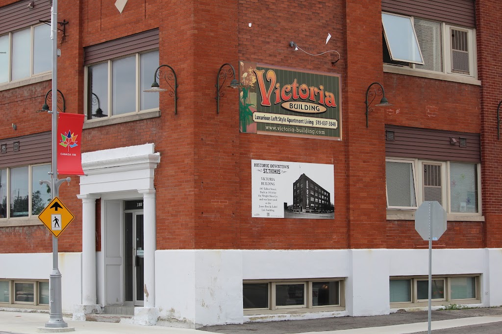 Victoria Inn St Thomas | 180 Talbot St, St Thomas, ON N5P 1A9, Canada | Phone: (519) 637-3848