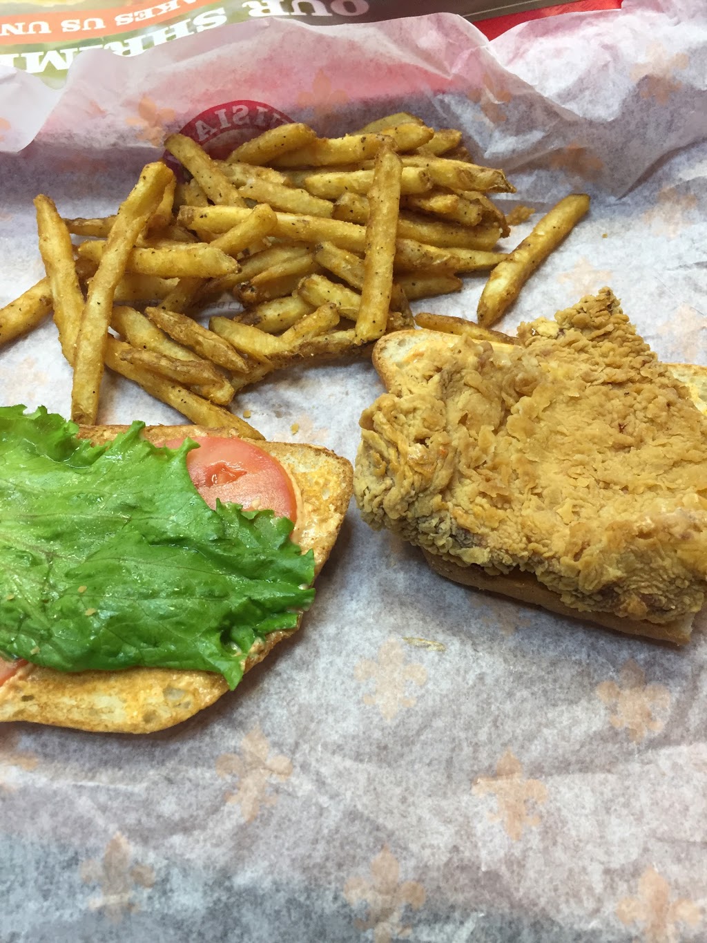 Popeyes Louisiana Kitchen Queenston | 771 Queenston Rd, Hamilton, ON L8G 1A1, Canada | Phone: (905) 594-0293