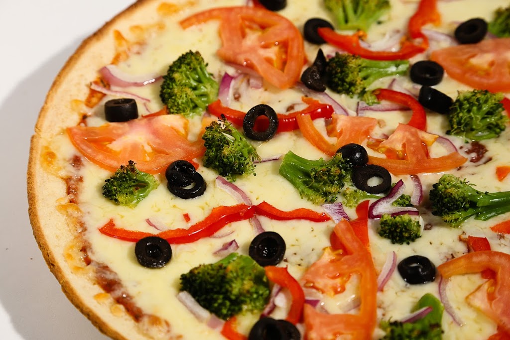 Willys Pizza | 7 Kakulu Rd, Kanata, ON K2L 2K1, Canada | Phone: (613) 271-1717