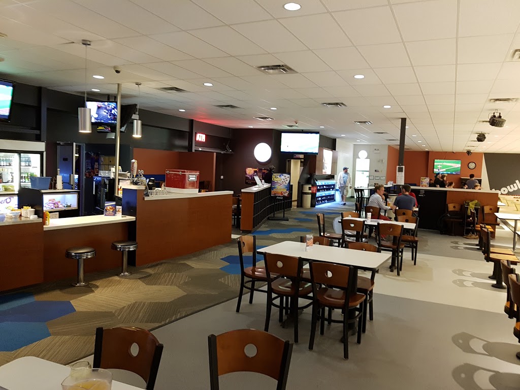 Dartmouth Bowlarama | 31 Atlantic St, Dartmouth, NS B2Y 4P4, Canada | Phone: (902) 466-4405