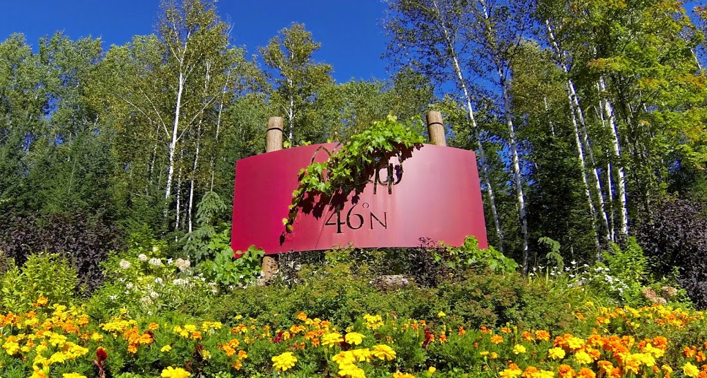 46 N | 10 Chemin du Lac Caché, La Macaza, QC J0T 1R0, Canada | Phone: (819) 430-6007