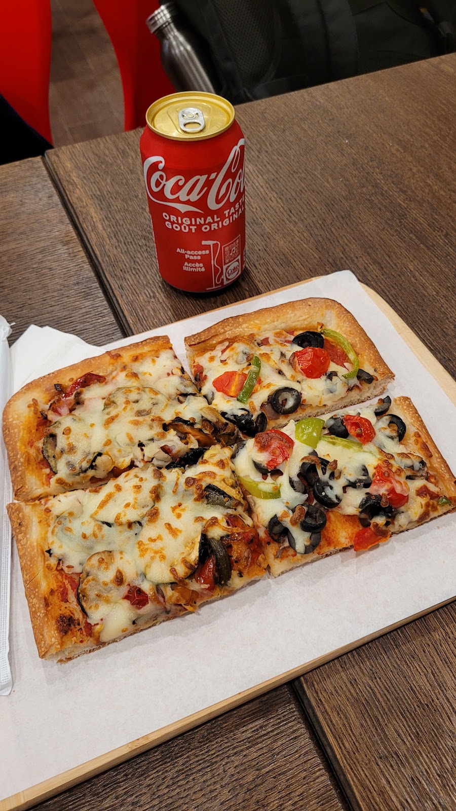 Classico Pizza Café Thé | 1443 Rue Lambert Closse, Montréal, QC H3H 1Z5, Canada | Phone: (514) 961-5307