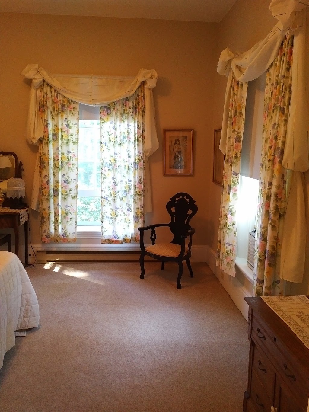 Camborne House | 22 Euphemia St, Bayfield, ON N0M 1G0, Canada | Phone: (519) 565-5563