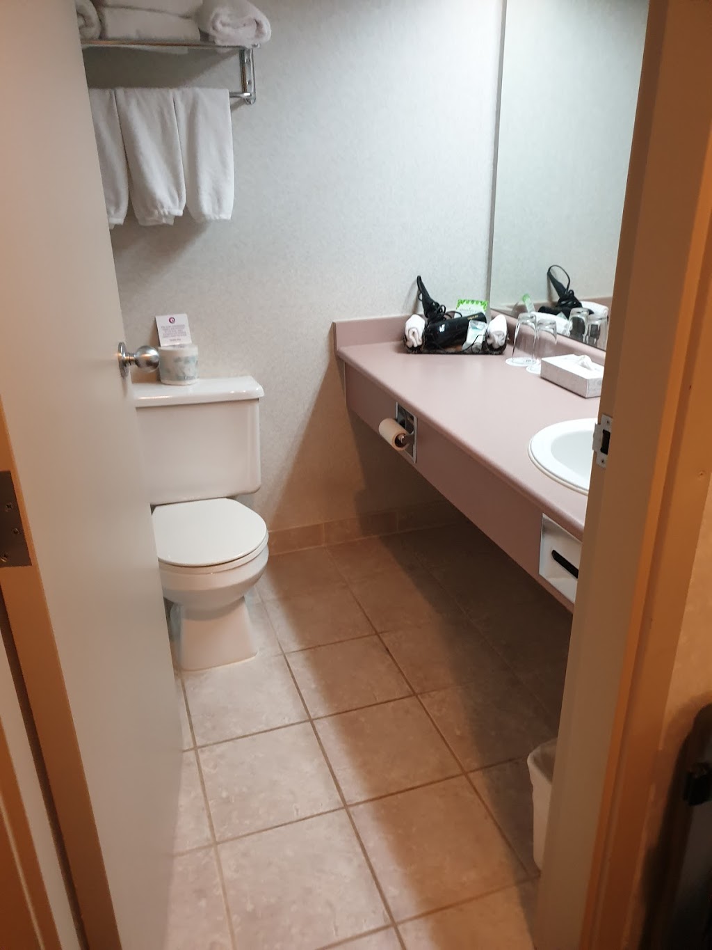 Coast Abbotsford Hotel & Suites | 2020 Sumas Way, Abbotsford, BC V2S 2C7, Canada | Phone: (604) 853-1880