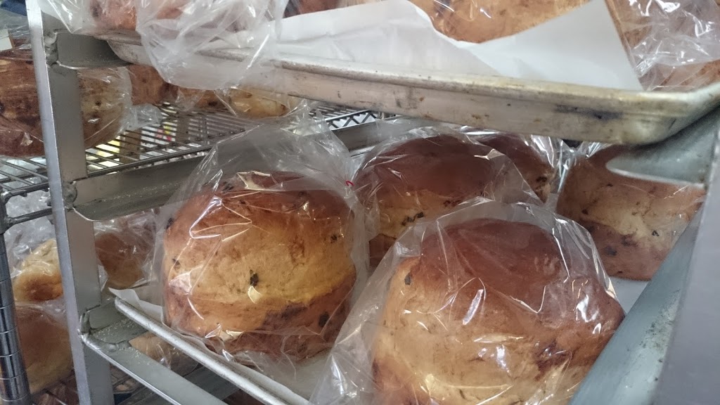 Gunns Bakery | 247 Selkirk Ave, Winnipeg, MB R2W 2L5, Canada | Phone: (204) 582-2364