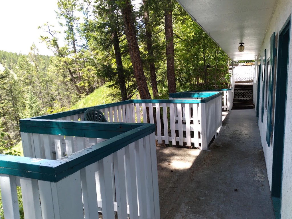 Apple Tree Inn | 4999 BC-93 b 27, Radium Hot Springs, BC V0A 1M0, Canada | Phone: (250) 347-0011