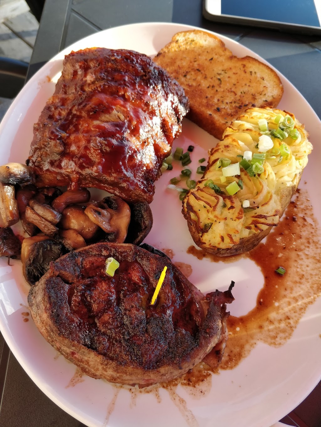 Mic Mac Bar and Grill | Mic Mac Place, 219 Waverley Rd, Dartmouth, NS B2X 2T5, Canada | Phone: (902) 434-7600