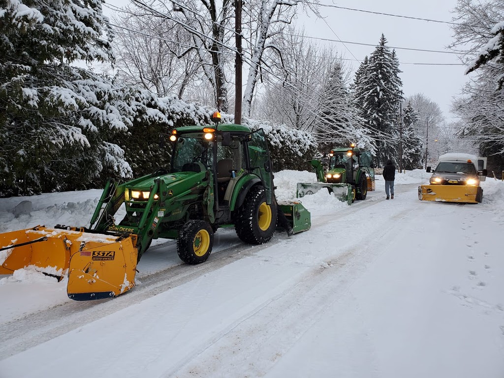 SMR Déneigement & Paysagement | 4947 Chemin de la Source, Carignan, QC J3L 0L4, Canada | Phone: (514) 571-6387