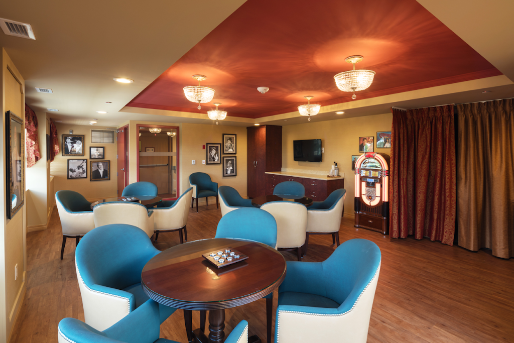 Chapel Hill Retirement Residence | 2305 Pagé Rd, Orléans, ON K1W 1H3, Canada | Phone: (613) 804-2273