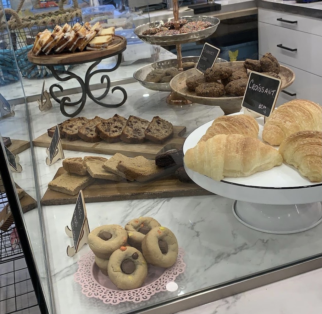 Café CoCo & Bean | 445 Bd Beaconsfield, Beaconsfield, QC H9W 4C2, Canada | Phone: (514) 505-2326