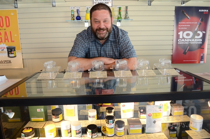 Cannaweed Delivery | 407 Niagara St Dept B, Welland, ON L3C 1L3, Canada | Phone: (289) 821-1996