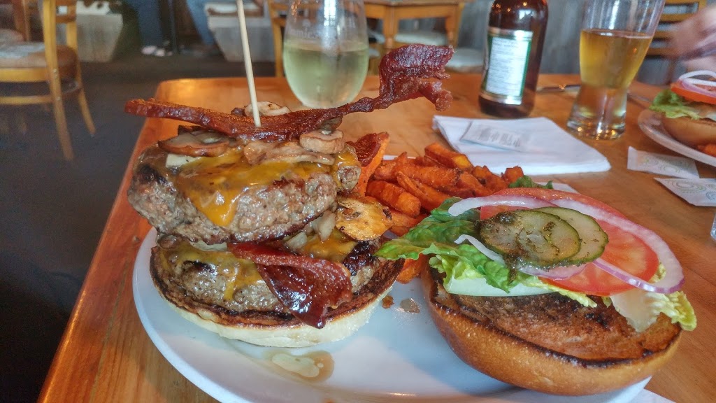 Mohawk Chophouse | 9230 Guelph Line, Campbellville, ON L0P 1B0, Canada | Phone: (905) 854-2277 ext. 2