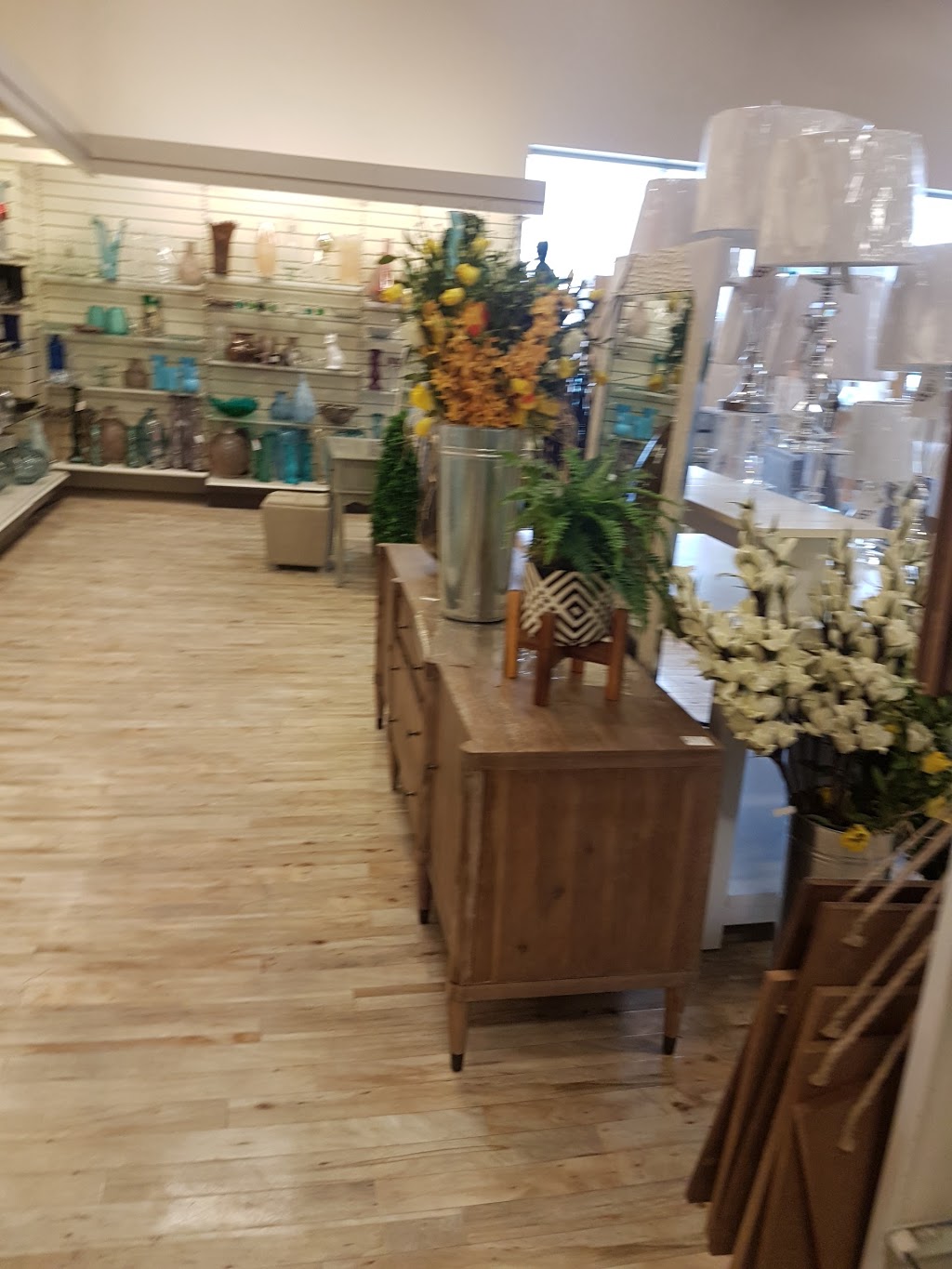 Clarkson Village Shopping Centre | 1865 Lakeshore Rd W, Mississauga, ON L5J 4P1, Canada