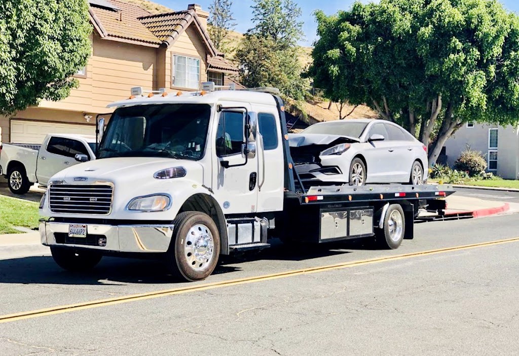 Remorquage Transport OTTERBURN PARK ST-HILAIRE 24h | CP 85036 BP, Mont-Saint-Hilaire, QC J3H 5W1, Canada | Phone: (450) 446-8027
