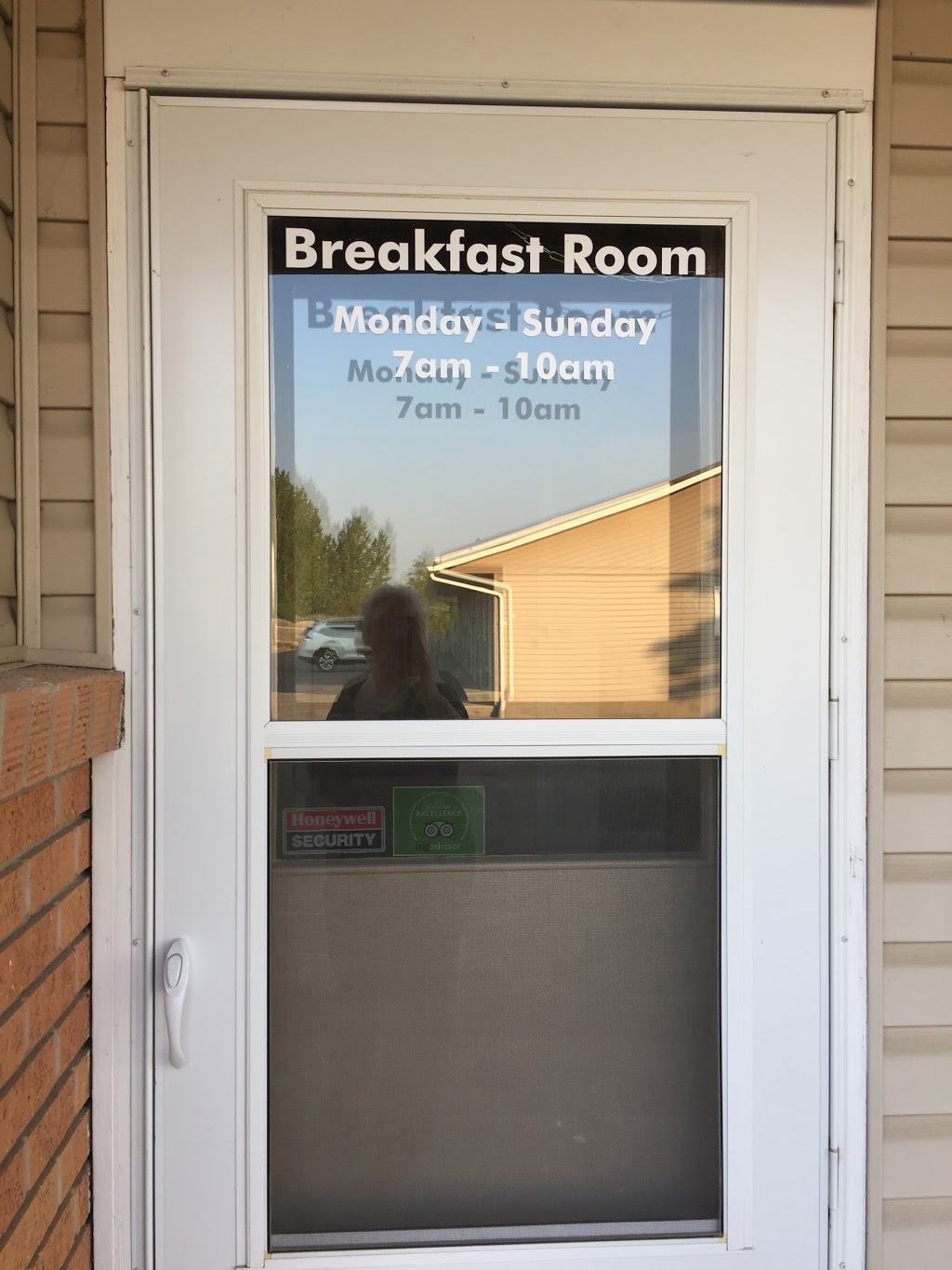 Thriftlodge Moose Jaw | SK-1, Moose Jaw, SK S6H 4P6, Canada | Phone: (306) 693-3601
