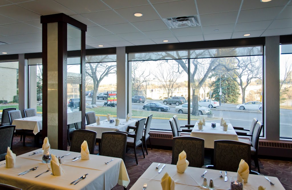 Park Town Hotel | 924 Spadina Crescent E, Saskatoon, SK S7K 3H5, Canada | Phone: (306) 244-5564