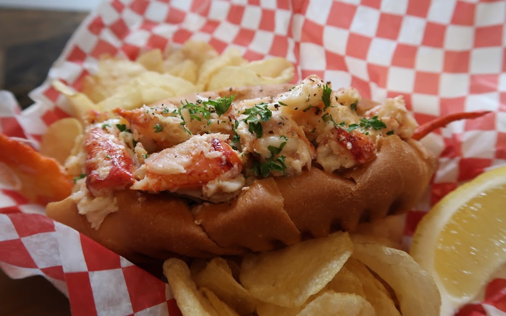 Peggys Cove Lobster | 130 Peggys Point Rd, Peggys Cove, NS B3Z 3S2, Canada | Phone: (902) 541-9177