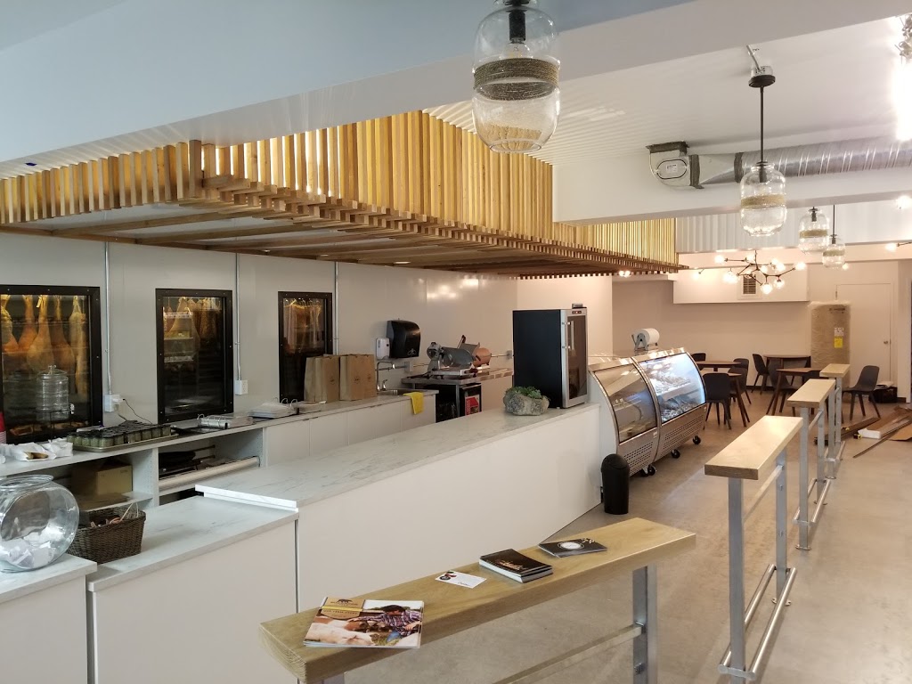 Meuwlys | 10706 124 St #101, Edmonton, AB T5M 0H1, Canada | Phone: (587) 786-3560