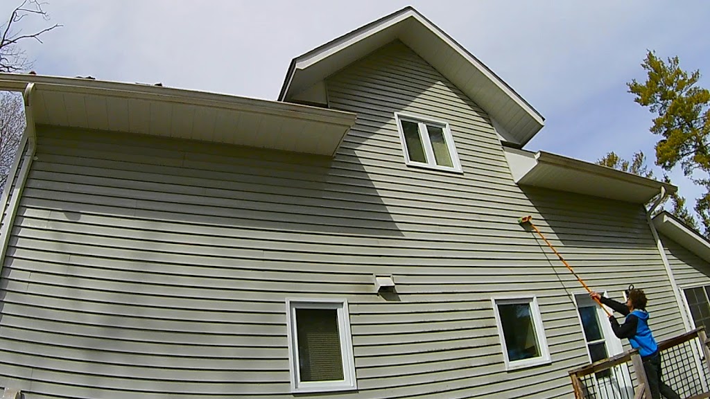 McMaster Window Cleaning | 913 Westlake Dr, Bridgenorth, ON K0L 1H0, Canada | Phone: (705) 931-4994