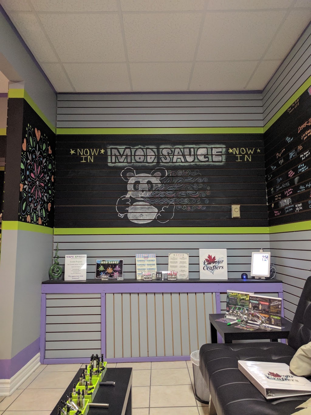 Vape Xpress Manotick | 990 River Rd, Manotick, ON K4M 1B9, Canada | Phone: (613) 692-1132