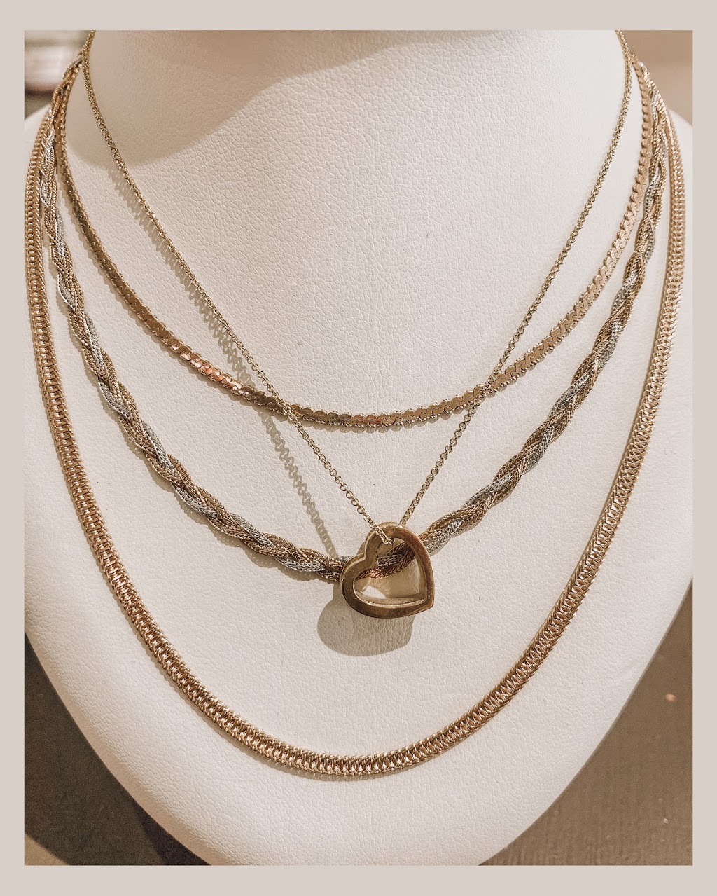 Mjeas Jewellers Inc. | 250 Taunton Rd E, Oshawa, ON L1G 7T1, Canada | Phone: (905) 579-3697