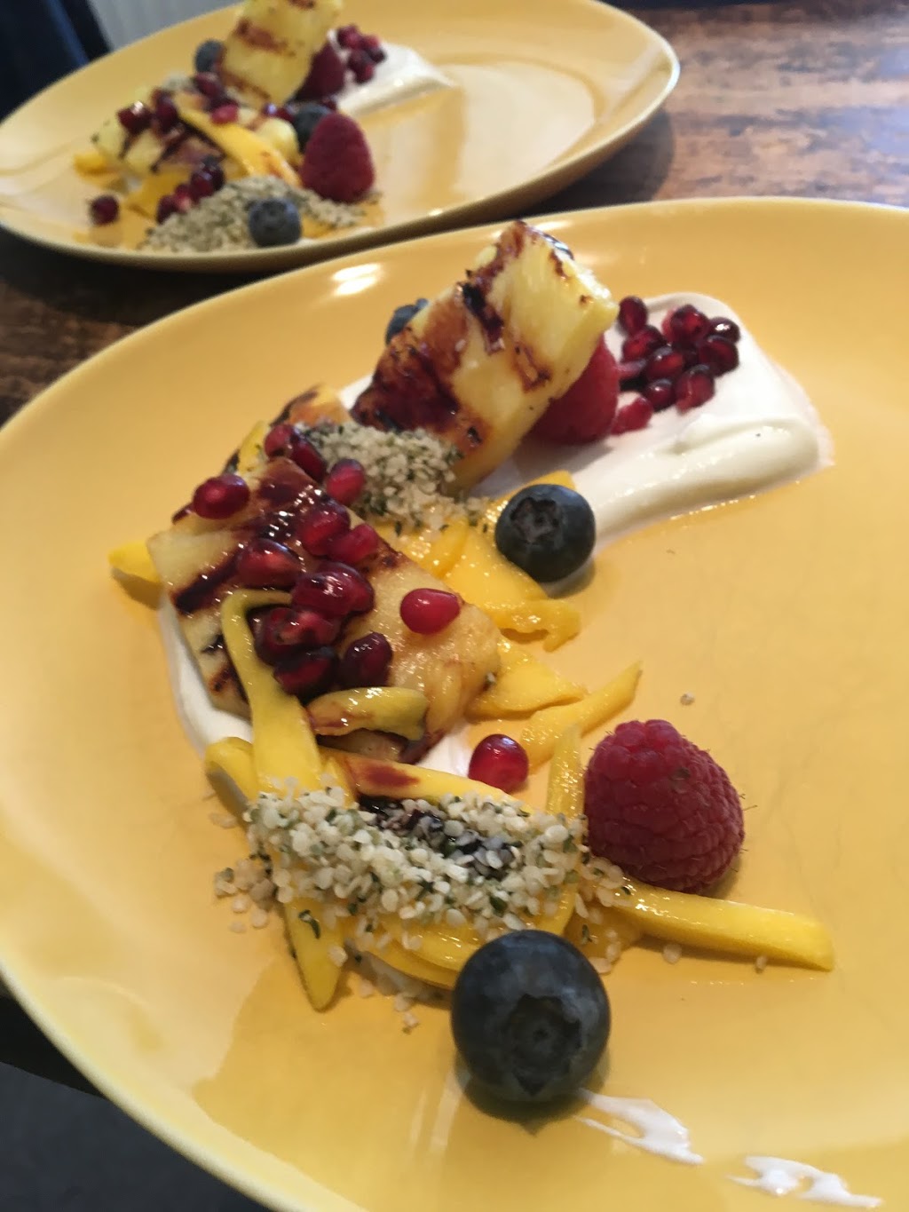 La Maison de ville - bed & bistro | 353 Rue Saint-Patrice Ouest, Magog, QC J1X 1W7, Canada | Phone: (819) 868-2417
