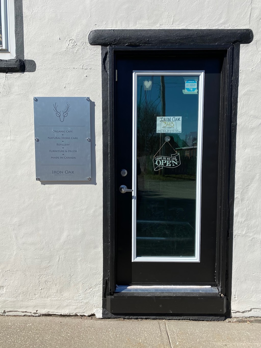 Iron Oak Cafe and Boutique | 34B Main St W, Beeton, ON L0G 1A0, Canada | Phone: (519) 278-1863