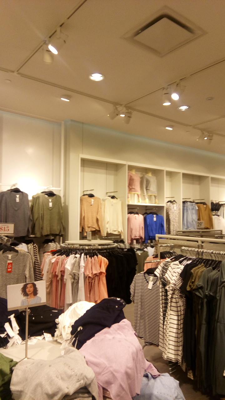 H&M | 25 Peel Centre Dr Unit 617, Brampton, ON L6T 3R5, Canada | Phone: (855) 272-7007