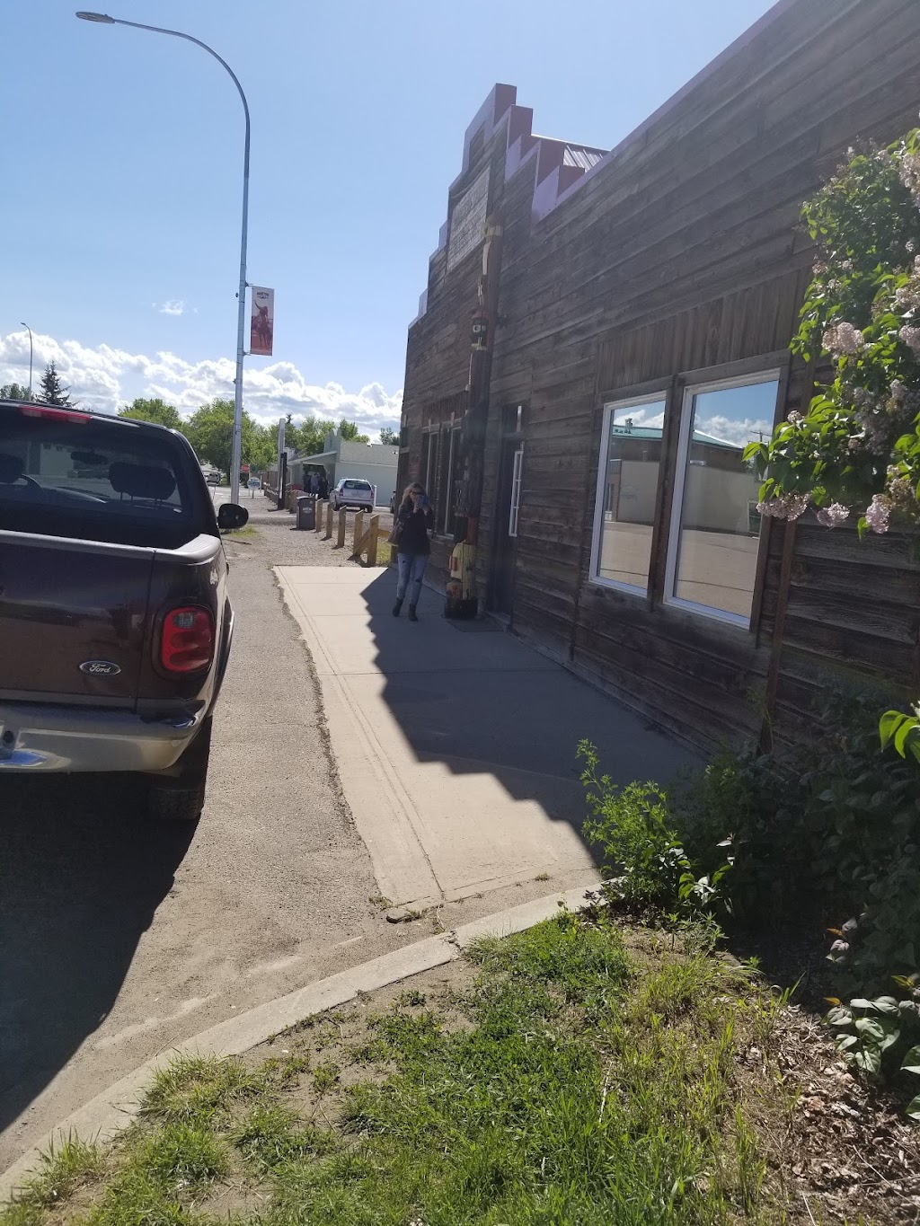 Nanton Liquor Store | 2119 19 St, Nanton, AB T0L 1R0, Canada | Phone: (403) 646-3006