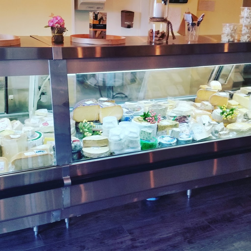 The Udder Way Artisan Cheese Company | 410 RR 20, Hannon, ON L0R 1P0, Canada | Phone: (905) 906-4633